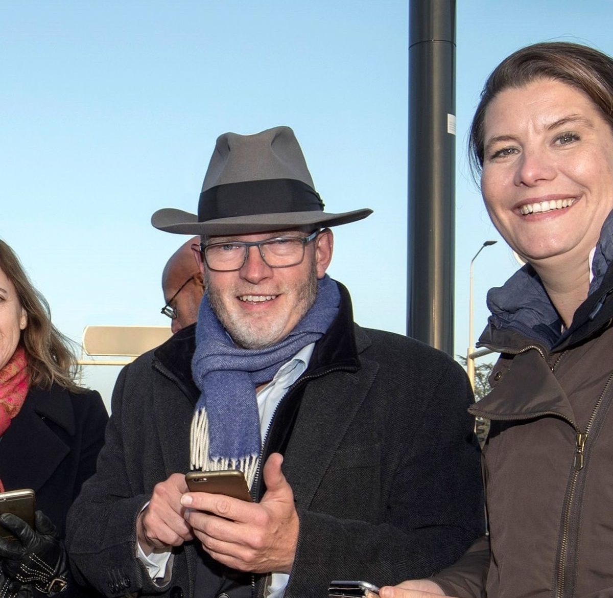 Bestuurders bij opening hub Ten Boer.